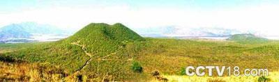 长白山火山群风景图