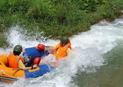 笔架山峡谷漂流